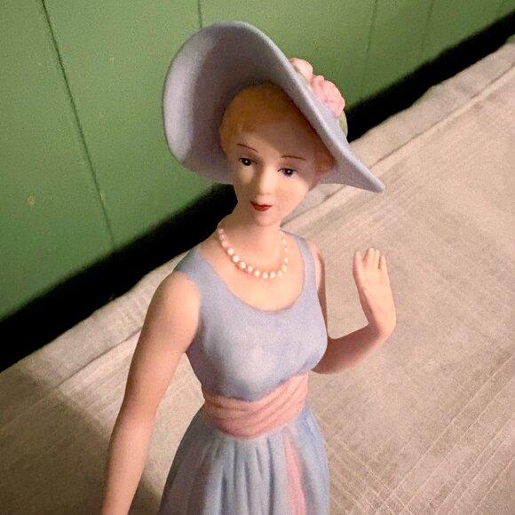 Vintage 2003 HOME INTERIORS 9" Porcelain Figurine # 14039-03 CAMILLE Homco - Picture 2 of 6